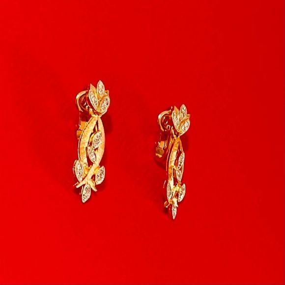 Signed D’Orlan Vintage Gold Plated Pave Crystal Rhinestone Clip On Earrings - Picture 3 of 13